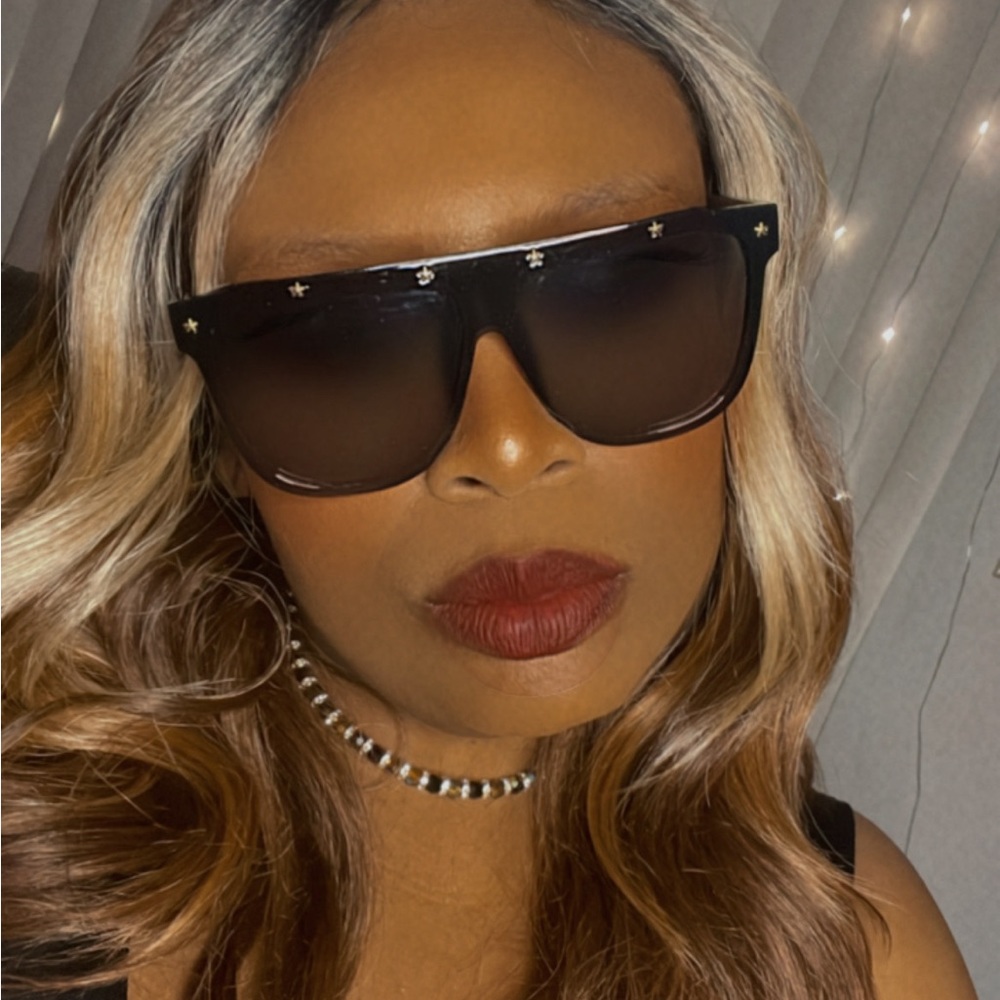 Shades only come in black